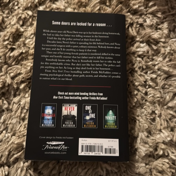 The locked door by Freida McFadden - Picture 2 of 2